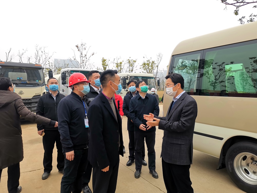 南昌市副市長宋鈾視察朝陽州項(xiàng)目 (5)_看圖王.jpg